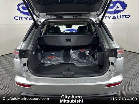 New 2025 Mitsubishi Outlander SE image 7