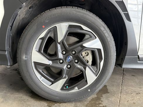 Certified 2025 Subaru Crosstrek 2.5i Limited w/ Crosstrek Mirror Package image 10