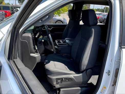 Used 2024 Chevrolet Silverado 2500 LT image 27