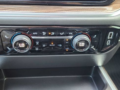Used 2025 Chevrolet Silverado 1500 LT Trail Boss w/ Convenience Package II AWD/4WD image 22