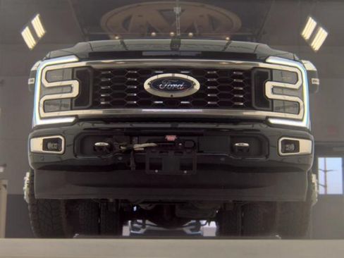 Used 2024 Ford F350 Platinum w/ FX4 Off-Road Package AWD/4WD image 4