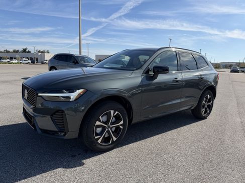 New 2026 Volvo XC60 B5 Core w/ Protection Package image 7