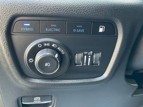 Used 2023 Jeep Grand Cherokee 4WD 4xe image 18