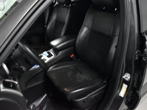 Used 2019 Jeep Grand Cherokee Altitude image 13