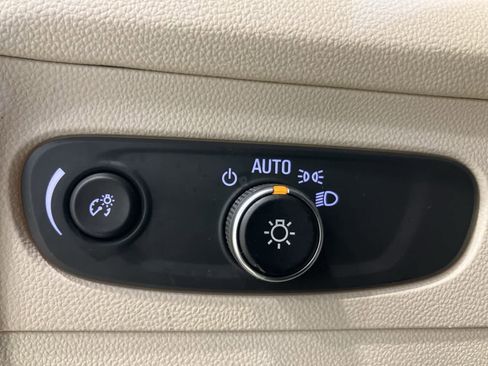 Used 2023 Buick Envision Avenir image 17