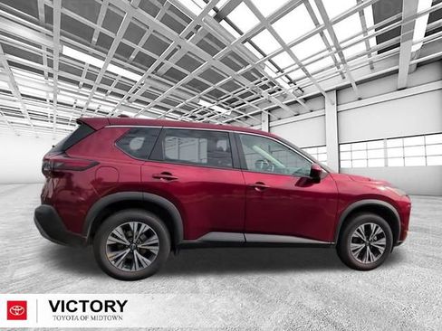 Used 2023 Nissan Rogue SV FWD image 2