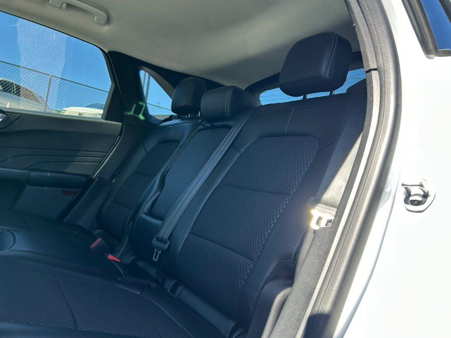 Used 2023 Ford Escape SE FWD image 46