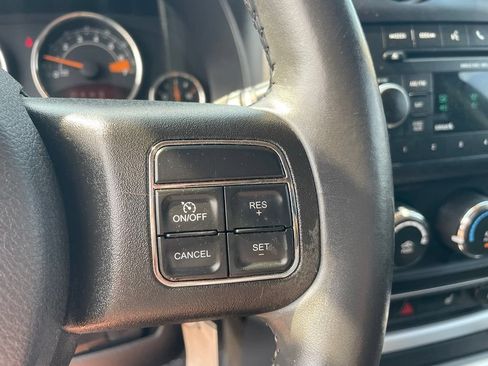 Used 2014 Jeep Compass Latitude AWD/4WD image 26
