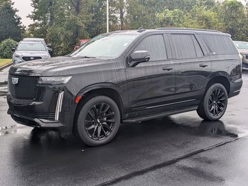 Used 2023 Cadillac Escalade Sport w/ LPO, ONYX Package image 8