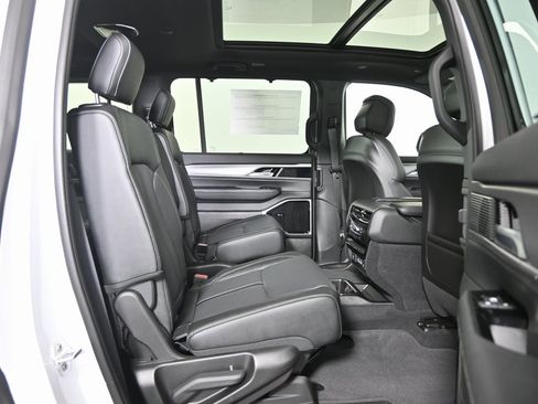 New 2026 Jeep Grand Wagoneer Limited image 16