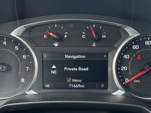 Used 2022 Chevrolet Blazer LT w/ Sound & Technology Package FWD image 15