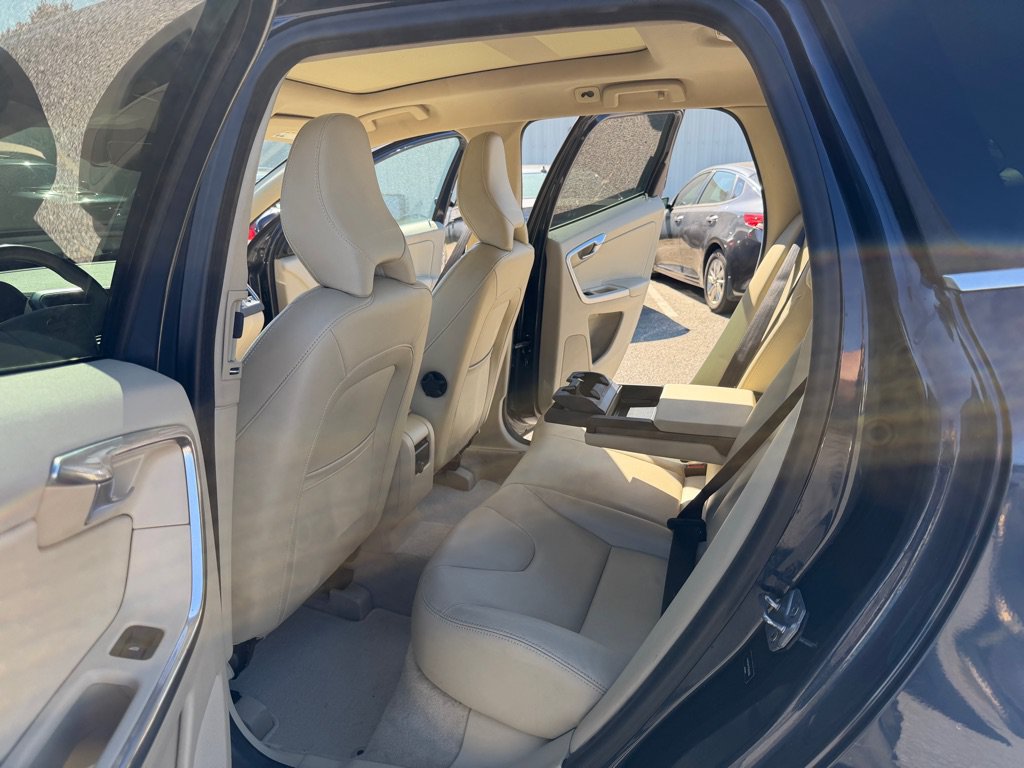 Used 2015 Volvo XC60 T5 AWD/4WD image 26