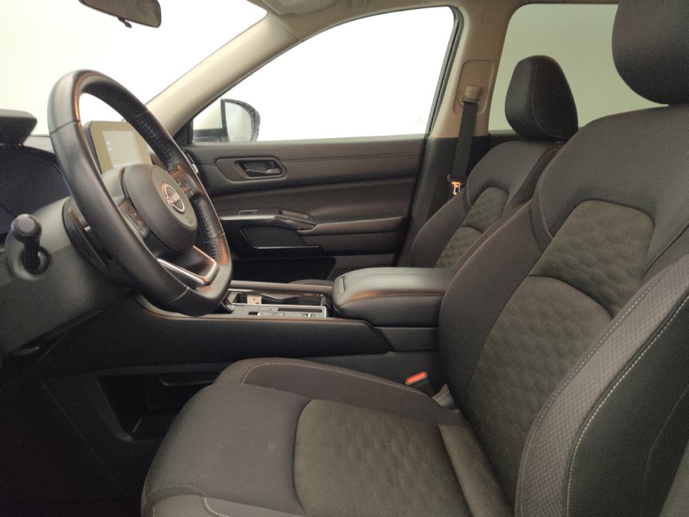 Used 2024 Nissan Pathfinder SV FWD image 17
