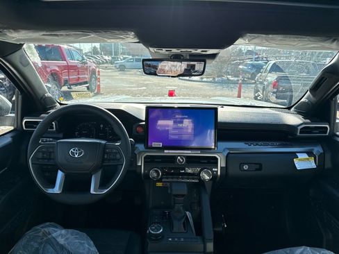 New 2025 Toyota Tacoma TRD Off-Road AWD/4WD image 11