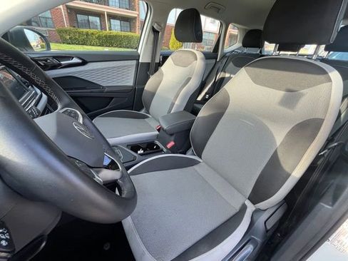 Used 2024 Volkswagen Taos S image 15