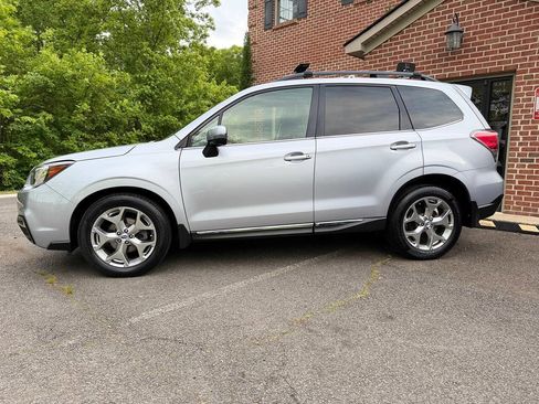 Used 2017 Subaru Forester 2.5i Touring AWD/4WD image 2