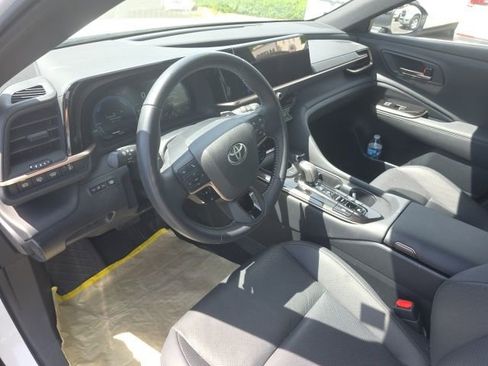 Used 2025 Toyota Crown Signia AWD/4WD image 16