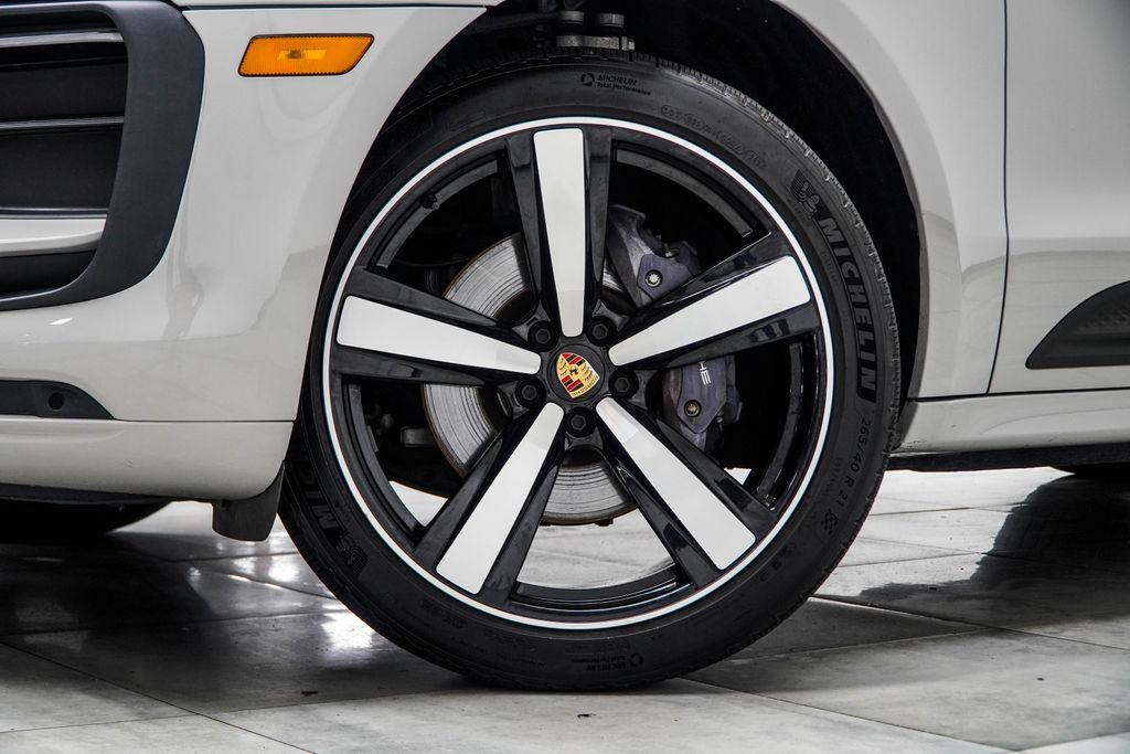 Used 2023 Porsche Macan AWD/4WD image 7