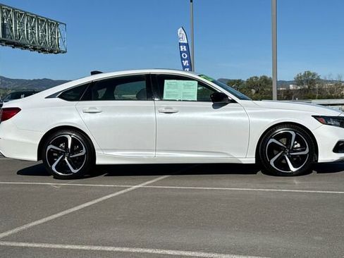 Used 2022 Honda Accord Sport image 3