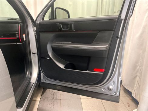 Used 2025 Hyundai Santa Fe Calligraphy image 12