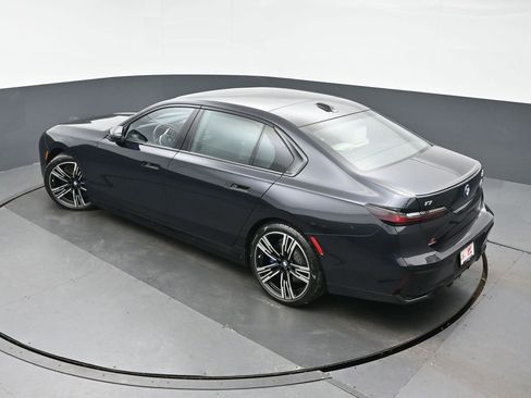 Used 2023 BMW i7 xDrive60 w/ Executive Package 2 image 36