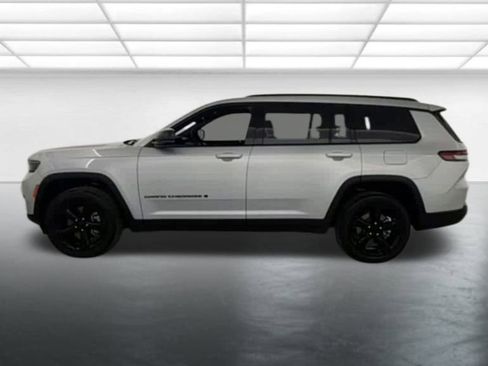 Used 2023 Jeep Grand Cherokee L Altitude image 5