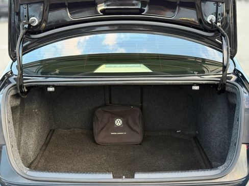 Used 2017 Volkswagen Jetta SE FWD image 29