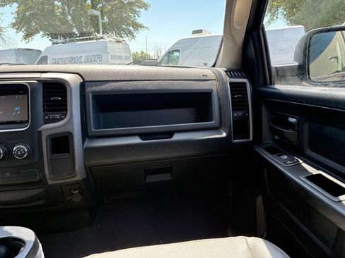 Used 2017 RAM 1500 ST RWD image 9