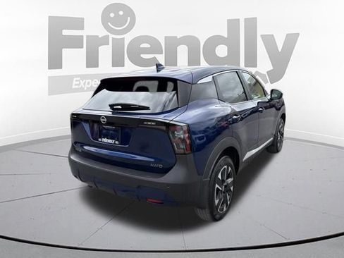 Used 2025 Nissan Kicks SV AWD/4WD image 7