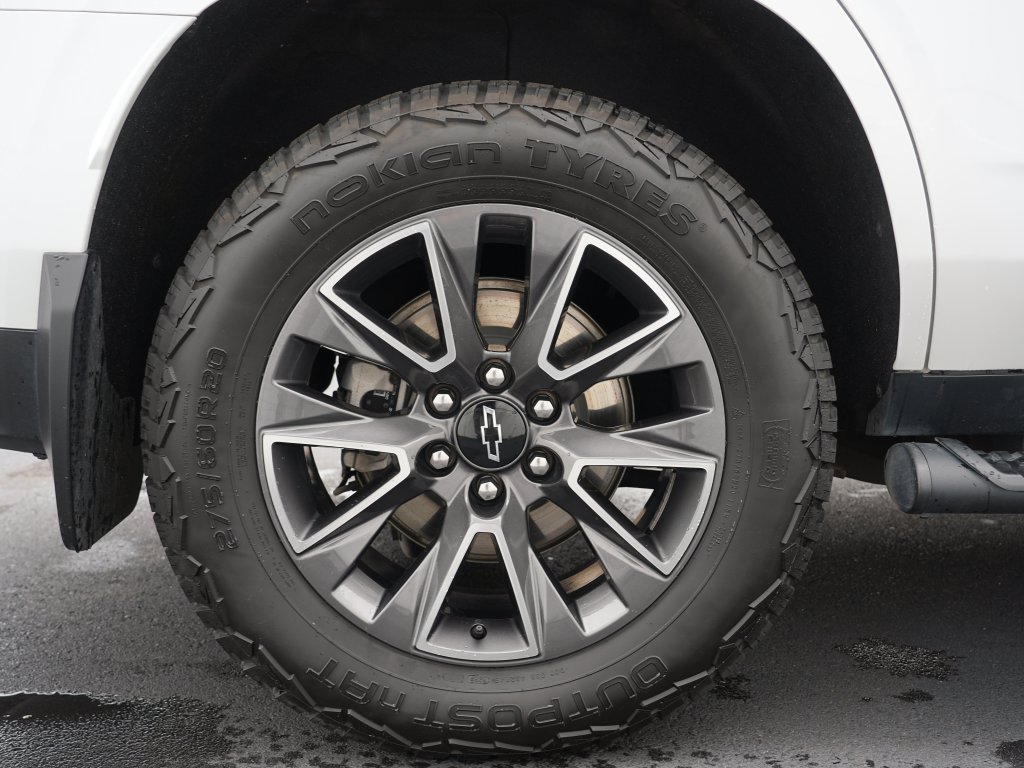 Certified 2023 Chevrolet Tahoe Z71 w/ Luxury Package AWD/4WD image 33