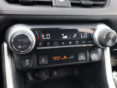 Used 2022 Toyota RAV4 XLE w/ Convenience Package image 23