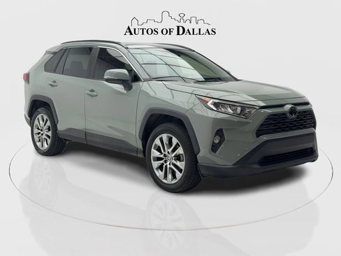 Used 2020 Toyota RAV4 XLE Premium image 1