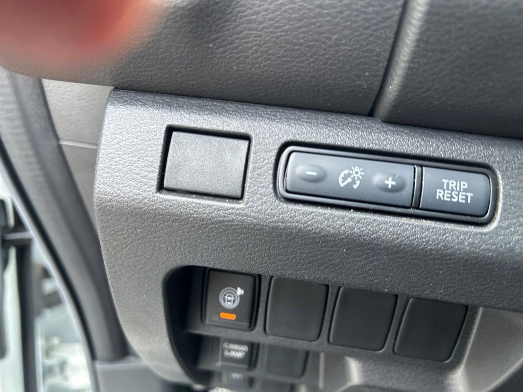 Certified 2025 Nissan Frontier SV RWD image 19