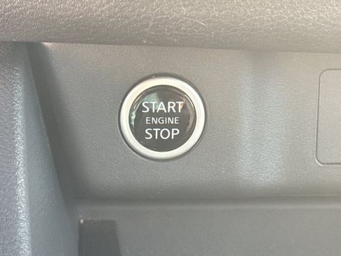 Used 2023 Nissan Rogue S FWD image 26