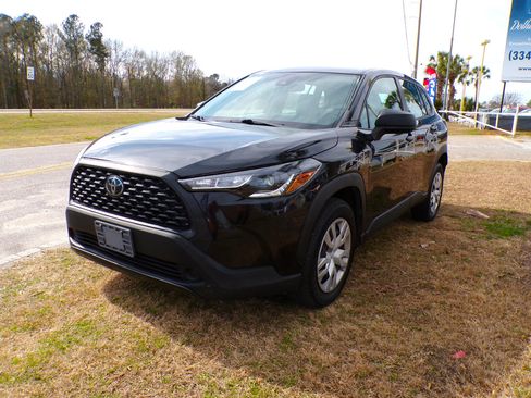 Used 2022 Toyota Corolla Cross L image 4