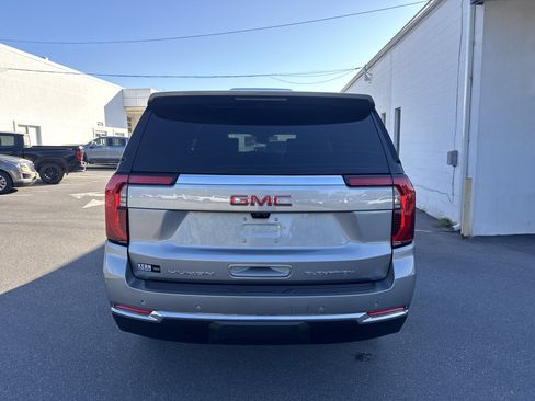 New 2026 GMC Yukon XL Elevation w/ Elevation Premium Package AWD/4WD image 7