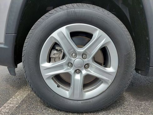 Used 2023 Jeep Compass Sport AWD/4WD image 30