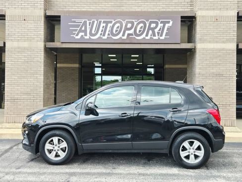 Used 2020 Chevrolet Trax LS FWD image 5