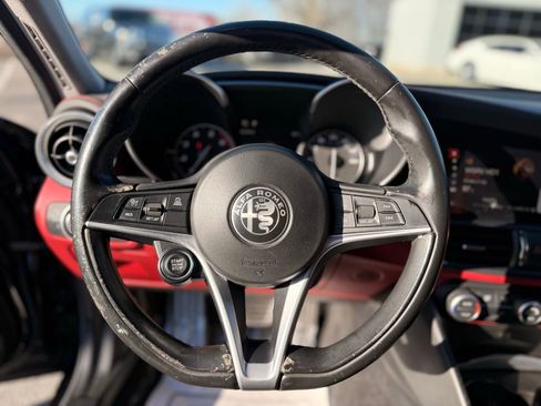 Used 2019 Alfa Romeo Giulia Ti w/ Quick Order Package 22Z Lusso image 17