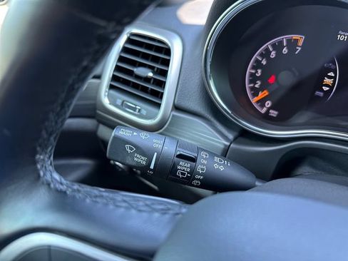 Used 2022 Jeep Grand Cherokee Laredo X AWD/4WD image 24