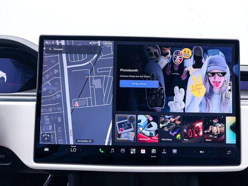 Used 2021 Tesla Model S Plaid AWD/4WD image 7
