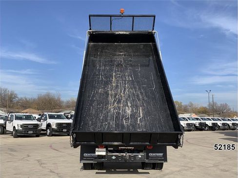 Used 2022 Ford F750 2WD Regular Cab Super Duty image 11