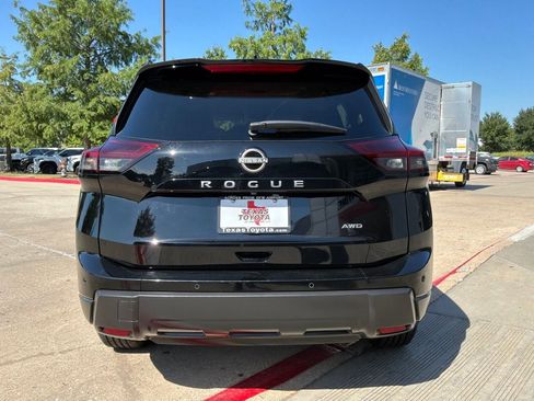 Used 2025 Nissan Rogue SV AWD/4WD image 7