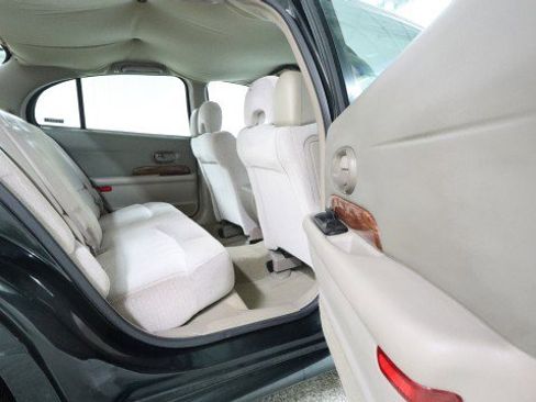 Used 2001 Buick Le Sabre Custom w/ Luxury Pkg image 11