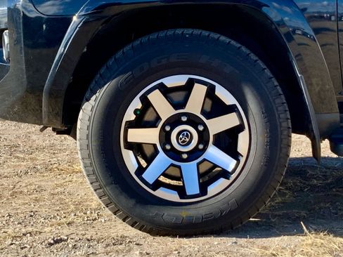 Used 2020 Toyota 4Runner TRD Off-Road Premium image 19