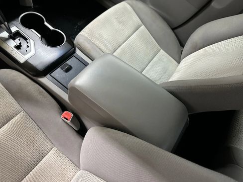 Used 2013 Toyota Camry LE image 23