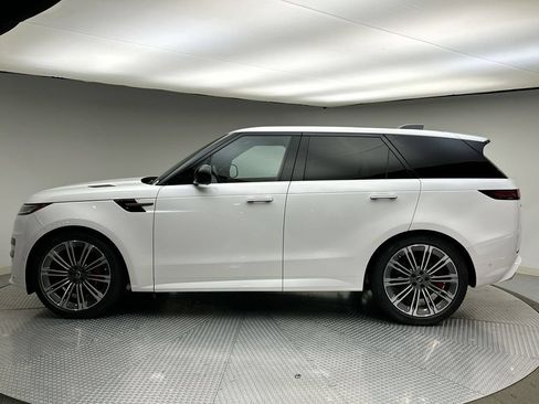 Certified 2025 Land Rover Range Rover Sport Dynamic SE AWD/4WD image 2