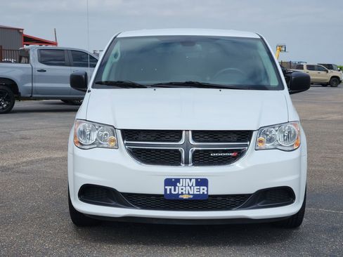 Used 2020 Dodge Grand Caravan SE w/ UConnect Hands-Free Group image 2