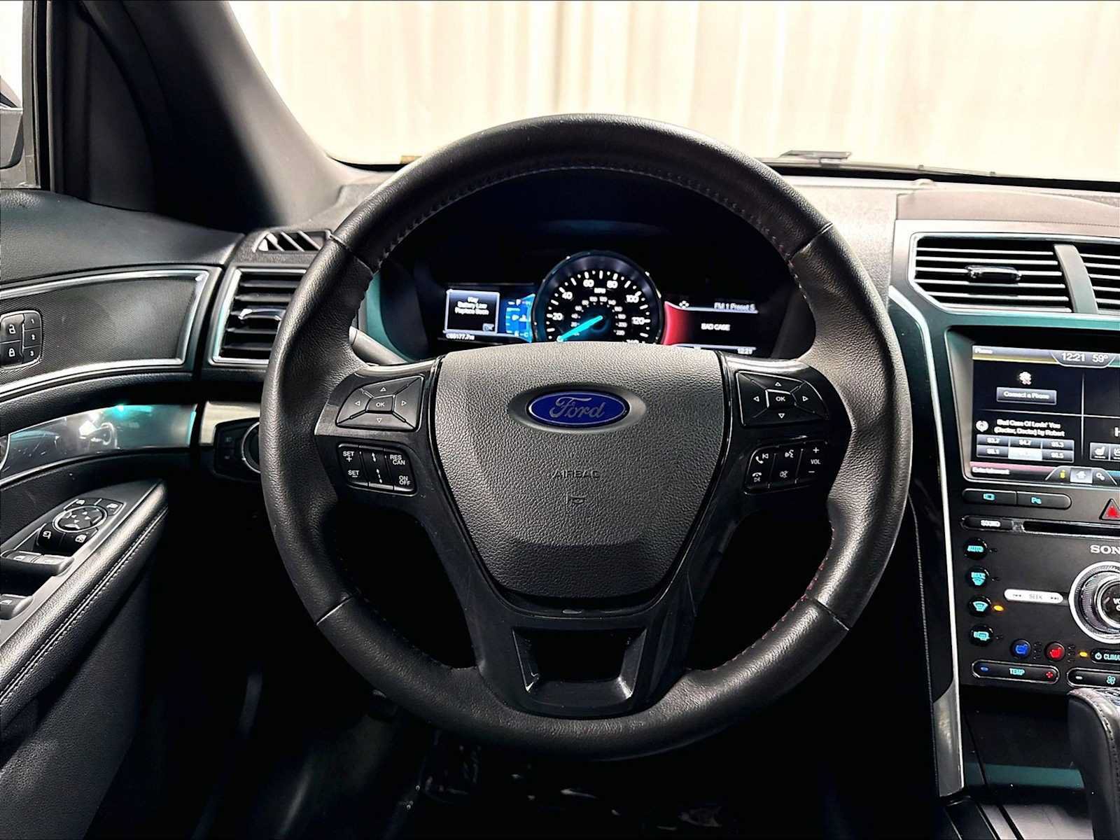 Used 2016 Ford Explorer Sport w/ Equipment Group 401A AWD/4WD image 17