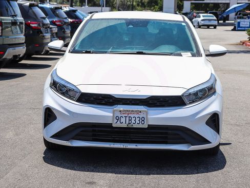 Used 2023 Kia Forte LXS FWD image 2